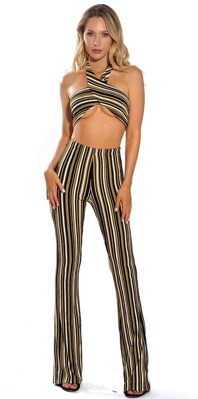 a couple of women standing next to each other